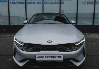 Подержанный автомобиль Kia K5 2021 года (8 фото)