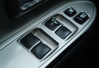 Подержанный автомобиль Mitsubishi Pajero 2013 года (11 фото)