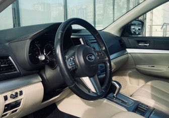 Подержанный автомобиль Subaru Outback Wagon 2011 года (8 фото)