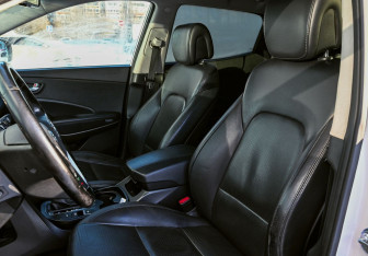 Подержанный автомобиль Hyundai Santa Fe 2013 года (9 фото)