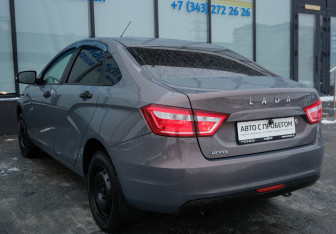 Подержанный автомобиль LADA (ВАЗ) Vesta Sedan 2016 года (3 фото)