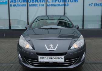 Подержанный автомобиль Peugeot 408 2014 года (8 фото)