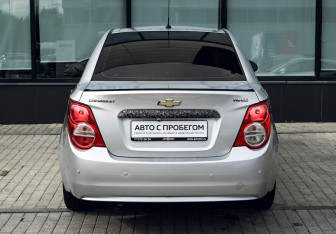 Подержанный автомобиль Chevrolet Aveo Sedan 2012 года (4 фото)