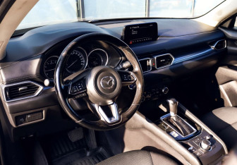 Подержанный автомобиль Mazda CX-5 2017 года (15 фото)