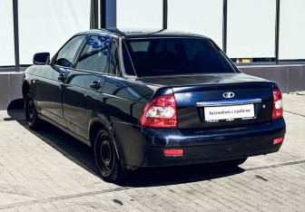 Подержанный автомобиль LADA (ВАЗ) Priora Sedan 2007 года (3 фото)