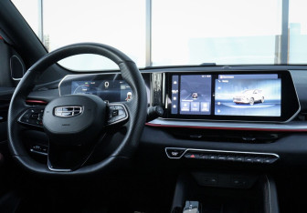 Подержанный автомобиль Geely Coolray 2024 года (10 фото)