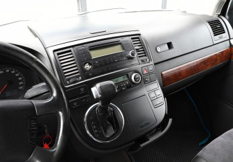 Подержанный автомобиль Volkswagen Multivan 2008 года (9 фото)