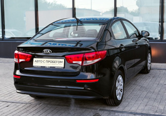 Подержанный автомобиль Kia Rio Sedan 2015 года (5 фото)