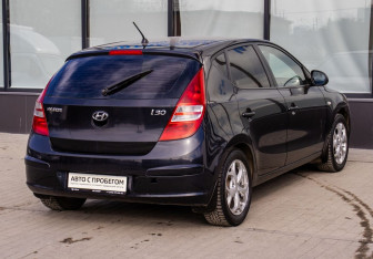 Подержанный автомобиль Hyundai i30 Hatchback 2009 года (5 фото)