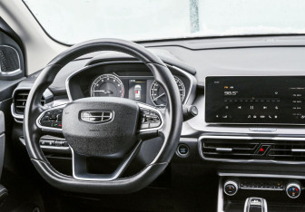 Подержанный автомобиль Geely Coolray 2021 года (19 фото)