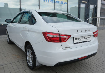 Подержанный автомобиль LADA (ВАЗ) Vesta Sedan 2017 года (3 фото)