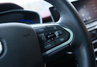 Подержанный автомобиль Geely Coolray 2023 года (12 фото)