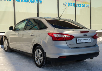Подержанный автомобиль Ford Focus Sedan 2012 года (3 фото)