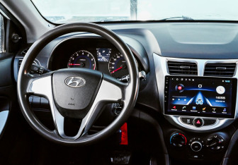 Подержанный автомобиль Hyundai Solaris Sedan 2011 года (11 фото)