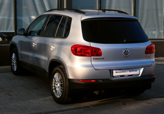 Подержанный автомобиль Volkswagen Tiguan 2011 года (3 фото)
