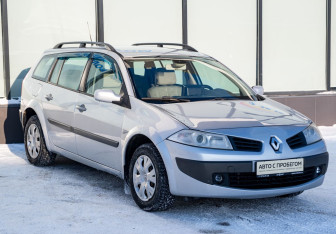 Подержанный автомобиль Renault Megane Wagon 2008 года (7 фото)