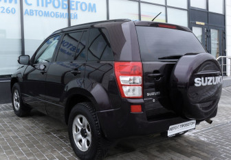 Подержанный автомобиль Suzuki Grand Vitara 2008 года (3 фото)