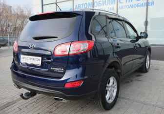 Подержанный автомобиль Hyundai Santa Fe 2010 года (5 фото)