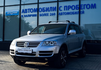Подержанный автомобиль Volkswagen Touareg 2003 года (1 фото)