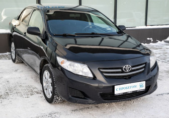 Подержанный автомобиль Toyota Corolla Sedan 2008 года (7 фото)