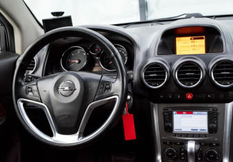 Подержанный автомобиль Opel Antara 2014 года (11 фото)