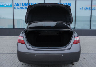 Подержанный автомобиль Toyota Camry Sedan 2007 года (18 фото)