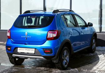 Подержанный автомобиль Renault Sandero 2019 года (5 фото)