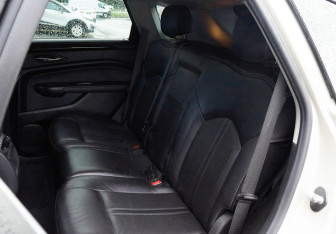 Подержанный автомобиль Cadillac SRX 2012 года (19 фото)