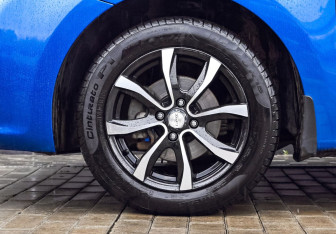 Подержанный автомобиль Kia Rio Sedan 2018 года (21 фото)