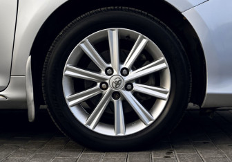Подержанный автомобиль Toyota Camry Sedan 2013 года (21 фото)