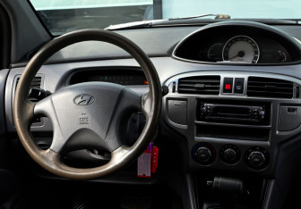 Подержанный автомобиль Hyundai Matrix 2004 года (18 фото)