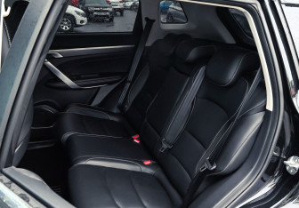 Подержанный автомобиль Geely Atlas Pro 2023 года (10 фото)