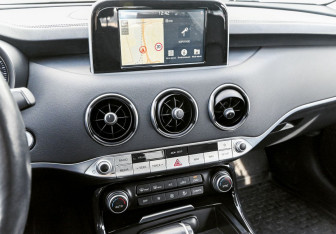 Подержанный автомобиль Kia Stinger 2019 года (16 фото)