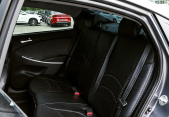 Подержанный автомобиль Hyundai Solaris Sedan 2011 года (17 фото)