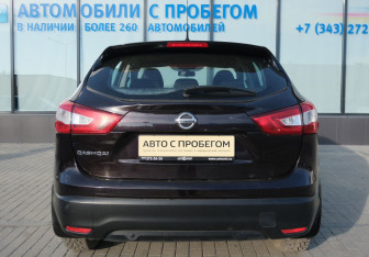 Подержанный автомобиль Nissan Qashqai 2014 года (4 фото)