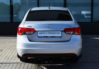 Подержанный автомобиль Haima M3 2014 года (4 фото)