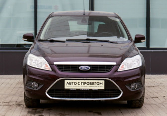 Подержанный автомобиль Ford Focus Hatchback 2010 года (8 фото)