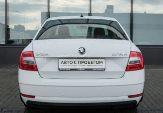 Подержанный автомобиль Skoda Octavia Liftback 2020 года (4 фото)