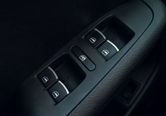 Подержанный автомобиль Volkswagen Jetta Sedan 2014 года (12 фото)