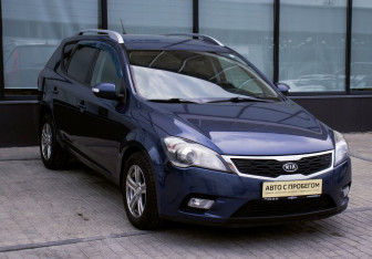 Подержанный автомобиль Kia Ceed Wagon 2011 года (7 фото)