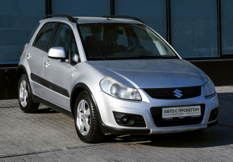 Подержанный автомобиль Suzuki SX4 Sedan 2011 года (7 фото)