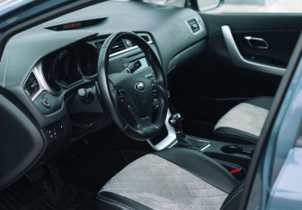 Подержанный автомобиль Kia Ceed Hatchback 2018 года (9 фото)