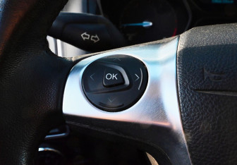 Подержанный автомобиль Ford Focus Hatchback 2011 года (15 фото)