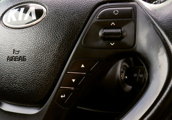 Подержанный автомобиль Kia Ceed Hatchback 2017 года (13 фото)