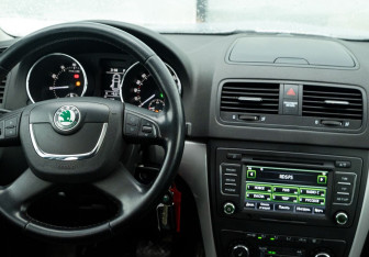 Подержанный автомобиль Skoda Yeti 2013 года (10 фото)