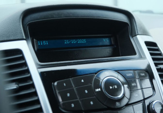 Подержанный автомобиль Chevrolet Cruze Sedan 2010 года (12 фото)