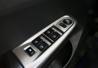 Подержанный автомобиль Haima M3 2014 года (12 фото)