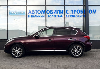 Подержанный автомобиль Infiniti QX50 2017 года (2 фото)