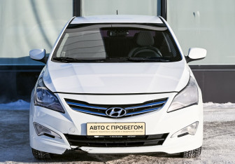 Подержанный автомобиль Hyundai Solaris Sedan 2015 года (8 фото)