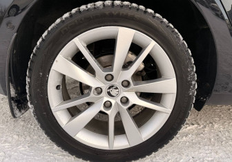 Подержанный автомобиль Skoda Octavia Liftback 2019 года (24 фото)